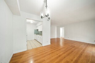 6201 Ranchester Dr in Houston, TX - Building Photo