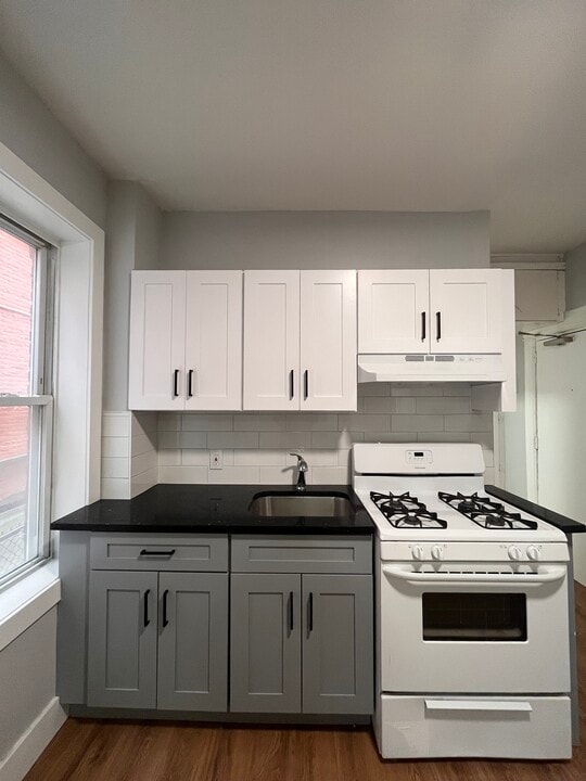 937 Pavonia Ave, Unit 4 in Jersey City, NJ - Building Photo