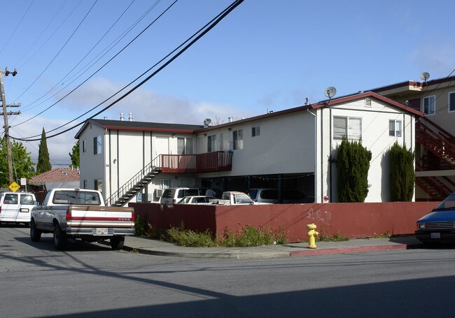 505 Hampshire Ave in Redwood City, CA - Foto de edificio - Building Photo