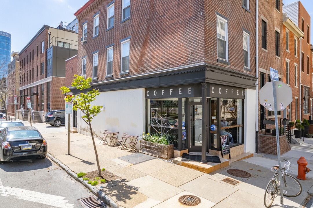 2100 Spring St in Philadelphia, PA - Foto de edificio