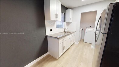 404 NW 21st Terrace in Fort Lauderdale, FL - Building Photo - Building Photo