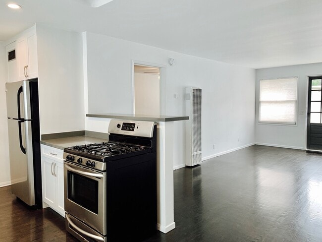 710 Bay St in Santa Monica, CA - Building Photo - Building Photo