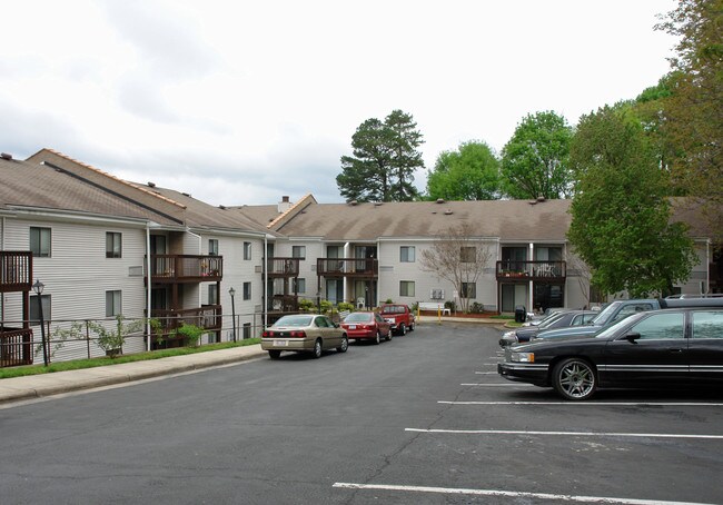 West Hill Apartments in Winston-Salem, NC - Building Photo - Building Photo