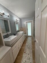 10921 SW 116th Ave in Miami, FL - Building Photo - Building Photo