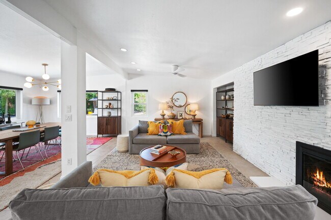 43795 Acacia Dr in Palm Desert, CA - Building Photo - Building Photo