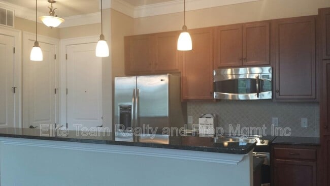 2810 Selwyn Ave in Charlotte, NC - Building Photo - Building Photo