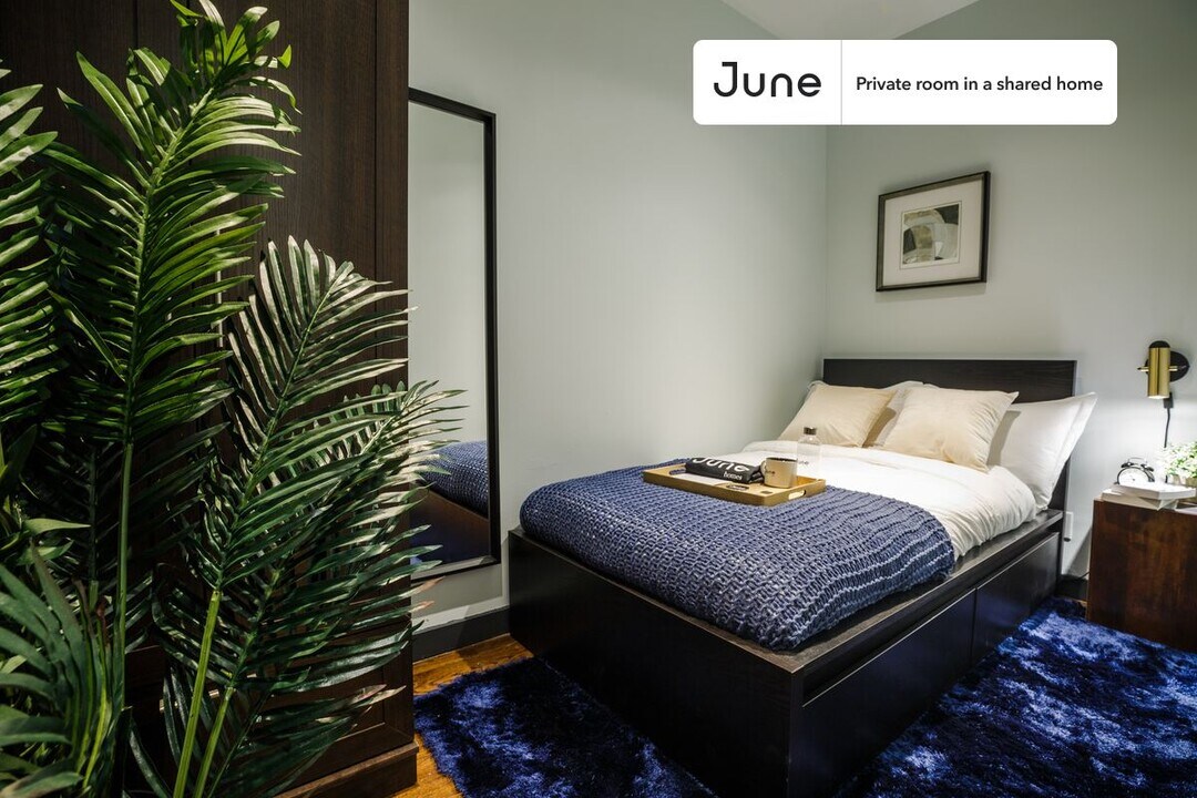 Private bedroom in 4 bed/2 bath Home in New York, NY - Building Photo