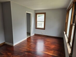 422 Plaza Ave in Ferguson, MO - Building Photo - Building Photo