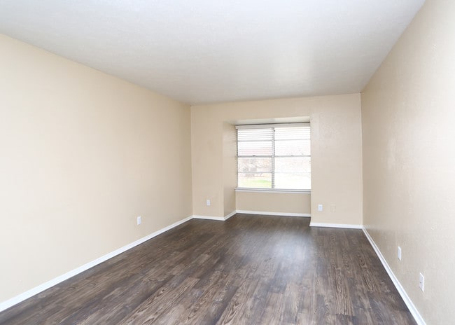 Oakmont Apartment Homes