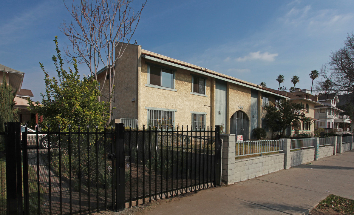 445 E Adams St in Los Angeles, CA - Building Photo