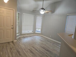4911 Edenbourgh Ln in Austin, TX - Building Photo - Building Photo