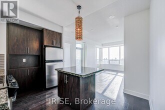 120 Homewood Ave in Toronto, ON - Building Photo - Building Photo