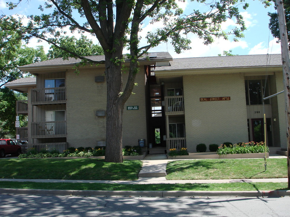 Beal Street Apartments in East Lansing, MI - Building Photo