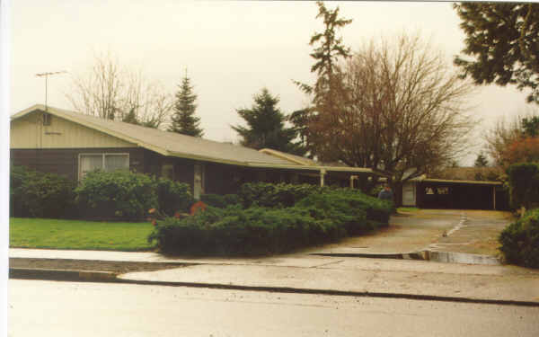 650 E Main St in Hillsboro, OR - Building Photo