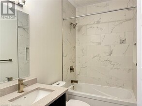 142 Foamflower Pl in Waterloo, ON - Building Photo - Building Photo