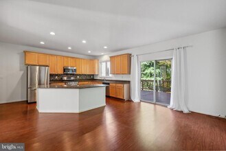 4175 Vernoy Hills Rd in Fairfax, VA - Building Photo - Building Photo