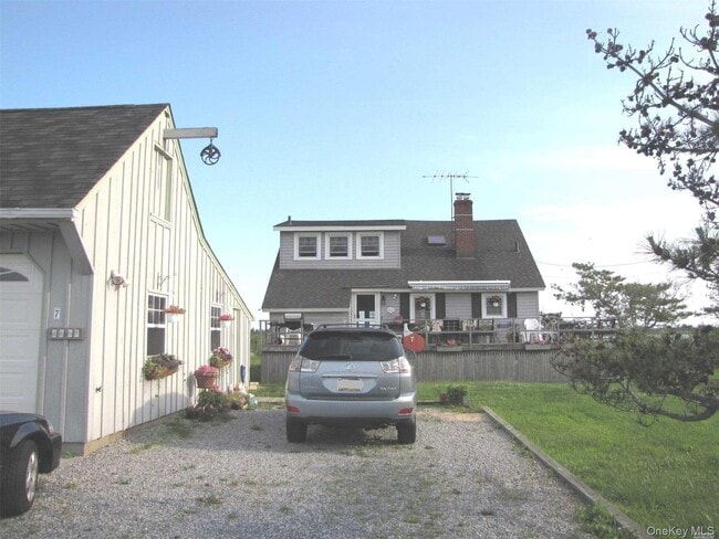property at 7 Captree
