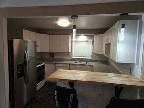 2141 Benson St, Unit 1 in Philadelphia, PA - Foto de edificio - Building Photo