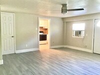 5530 Truett St photo'