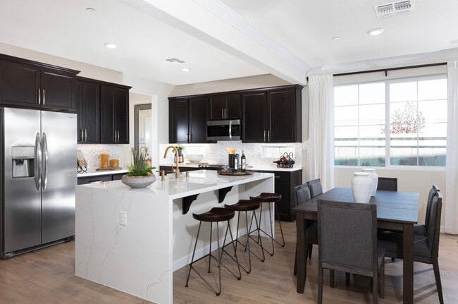 3115 Bobwhite Ct in West Sacramento, CA - Building Photo - Building Photo