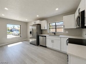 7377 Constitution Cir in Ft. Myers, FL - Building Photo - Building Photo