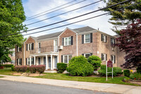 22402 Horace Harding Expy in Oakland Gardens, NY - Foto de edificio - Building Photo