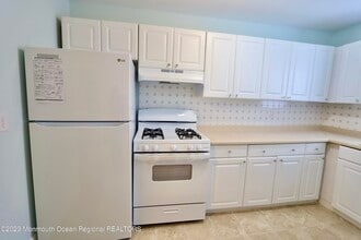 110 Union Ave in Lakehurst, NJ - Building Photo - Building Photo