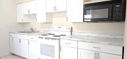 151 NE 185th Terrace in Miami, FL - Building Photo - Building Photo