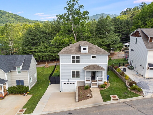 property at 304 Magnolia Ridge Rd