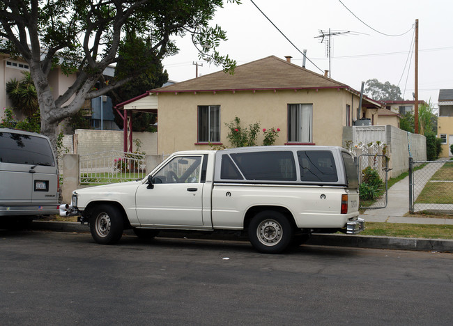 712 Walnut St in Inglewood, CA - Foto de edificio - Building Photo