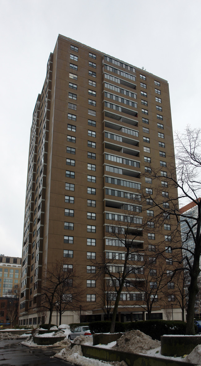 Whittier Place Condominium in Boston, MA - Foto de edificio - Primary Photo