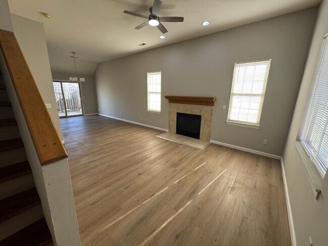 410 Trent Ct in Lawrence, KS - Building Photo - Building Photo