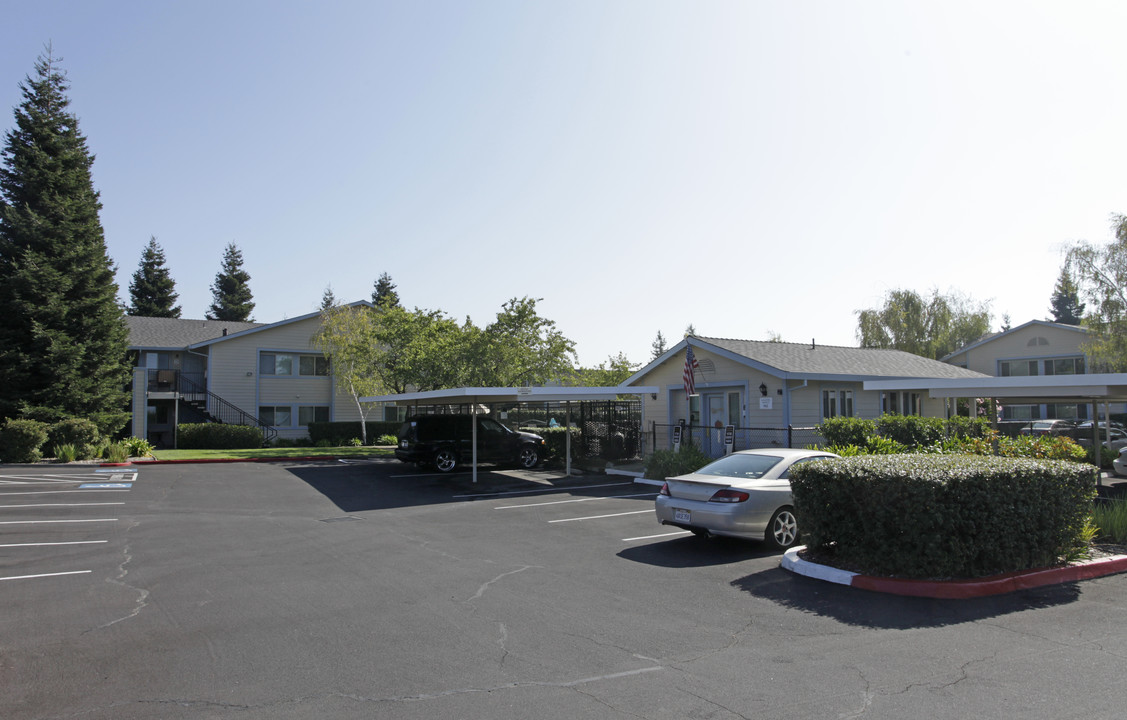 Canyon Manor in American Canyon, CA - Foto de edificio