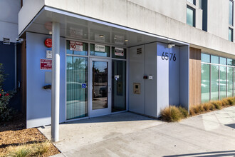 West Terrace Apartments in Los Angeles, CA - Building Photo - Building Photo