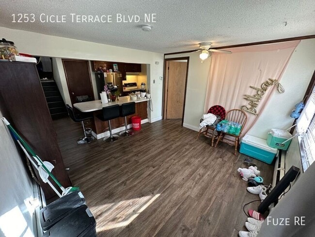 1253 Circle Terrace Blvd NE in Minneapolis, MN - Building Photo - Building Photo