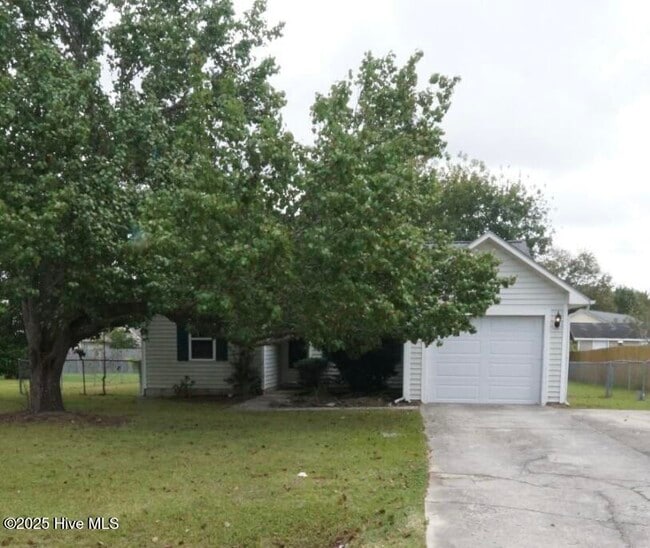 103 Eastgate Dr in Jacksonville, NC - Building Photo - Building Photo
