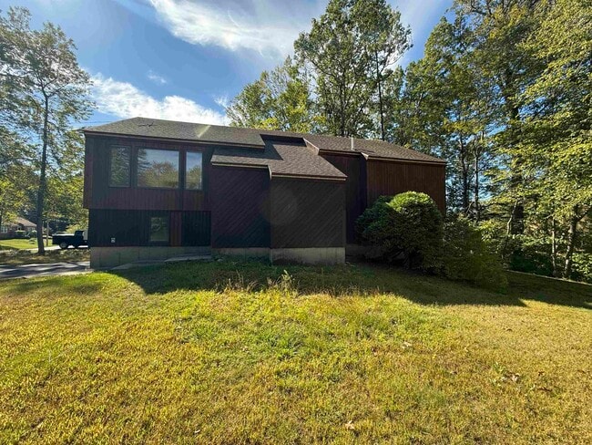 property at 4 Iris Rd