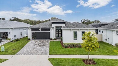 8373 Ivy Stark Blvd in Wesley Chapel, FL - Foto de edificio - Building Photo