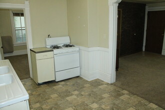 119 Elm St, Unit 1 in Vermillion, SD - Building Photo - Building Photo