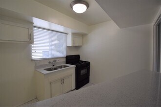 5939 Cedros Ave, Unit G in Los Angeles, CA - Building Photo - Building Photo