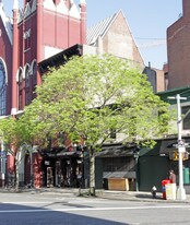 147 Christopher St in New York, NY - Building Photo