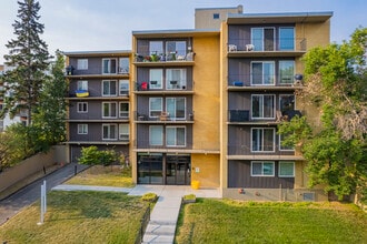 Cameron Manor in Calgary, AB - Building Photo - Building Photo