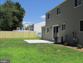 7108 Kinsdale Ct in Springfield, VA - Building Photo - Building Photo