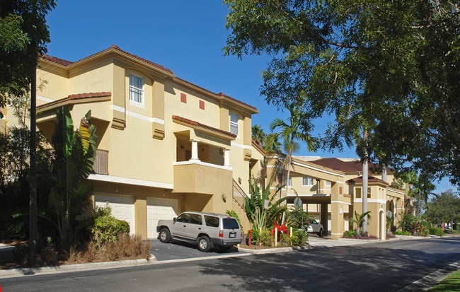 Paragon Plantation in Plantation, FL - Foto de edificio - Building Photo