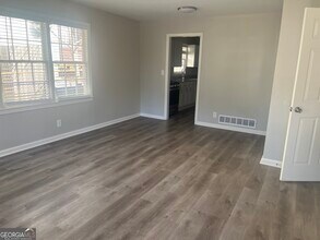 1262 Lorenzo Dr SW in Atlanta, GA - Building Photo - Building Photo