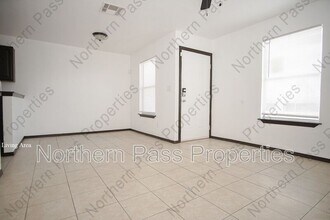 8489 Roseway Dr in El Paso, TX - Building Photo - Building Photo