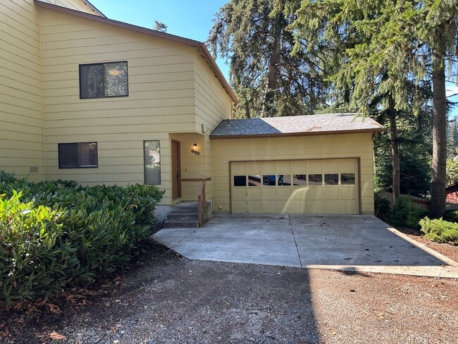property at 990 S 70th St