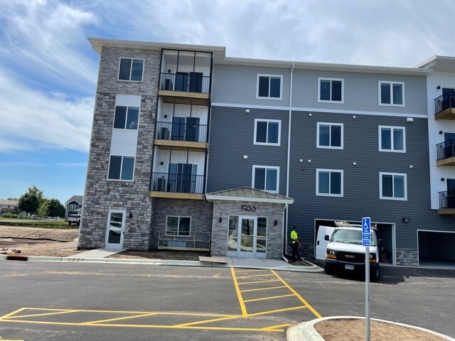 Roosevelt Flats in Cambridge, MN - Foto de edificio