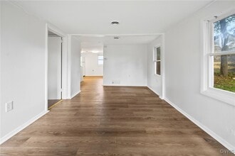 308 Nelson Ave in East Syracuse, NY - Building Photo - Building Photo