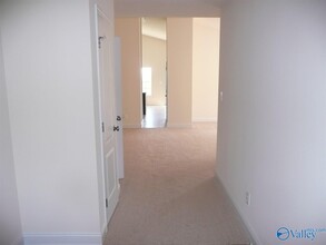 209 Shadow Cove Dr SW in Huntsville, AL - Building Photo - Building Photo